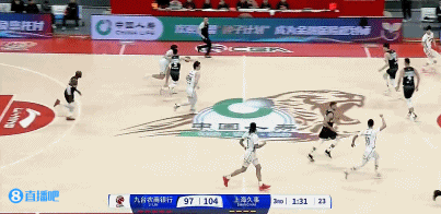 把握住机会！偰李永炜接连三分命中轰出9-0！上海领先到13分！